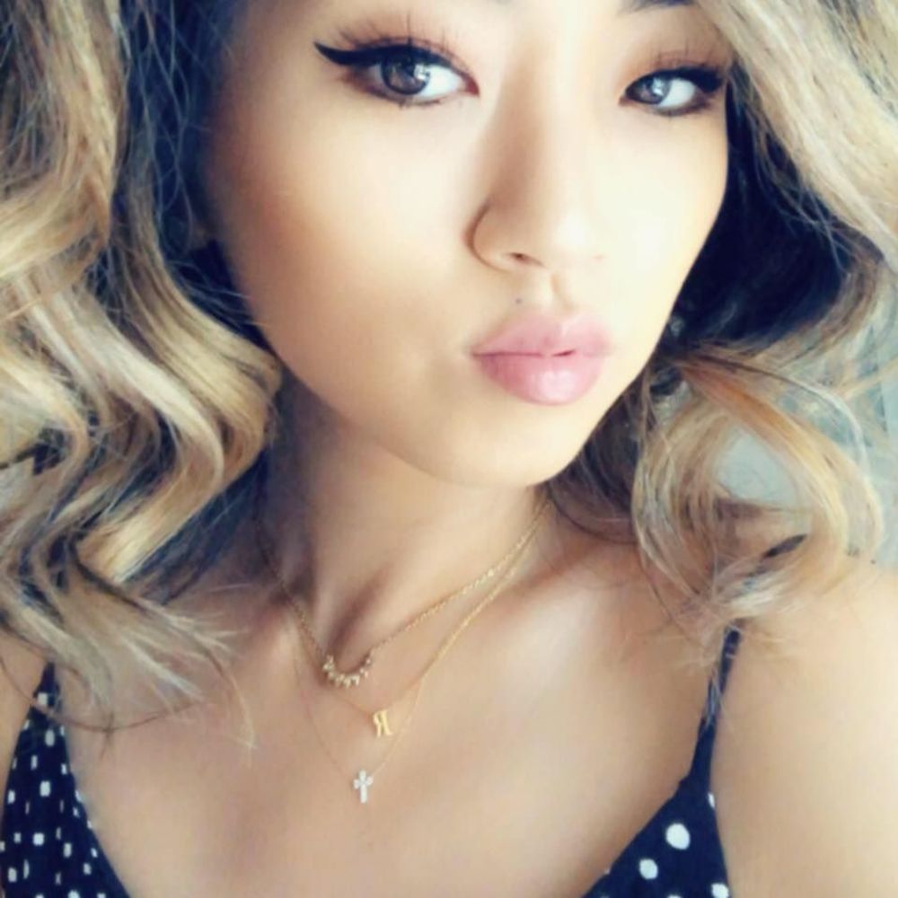 Meet your Posher, Rena